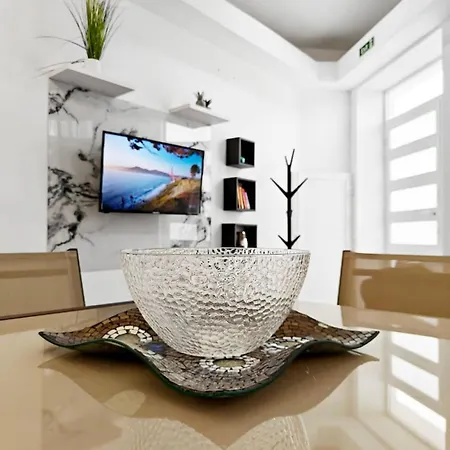 Travelers Nest * Safi
